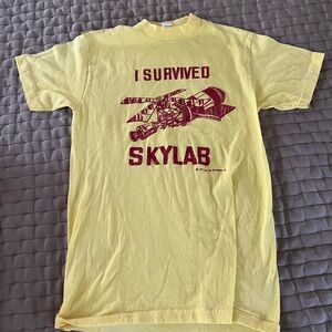 Vintage Yellow 'I Survived Skylab' T-Shirt S/XS